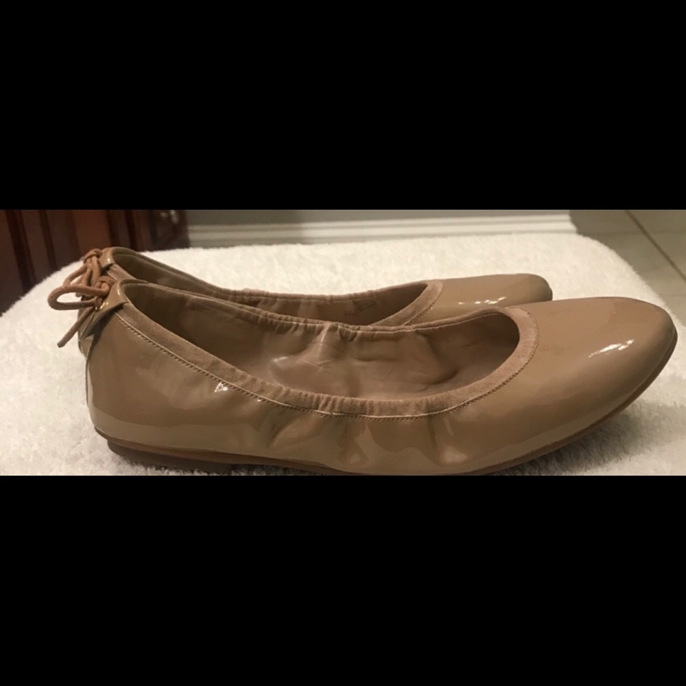 Cole Haan leather flat shoes size 9